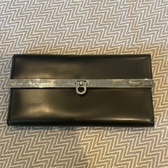 Vintage Salvatore Ferragamo Gancini Calf Leather Bifold Wallet Authenticated - Picture 1 of 9